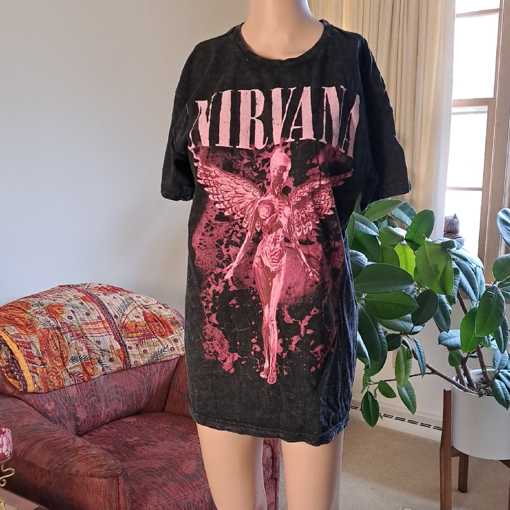 NIRVANA Black Graphic Tee Ptp 20"